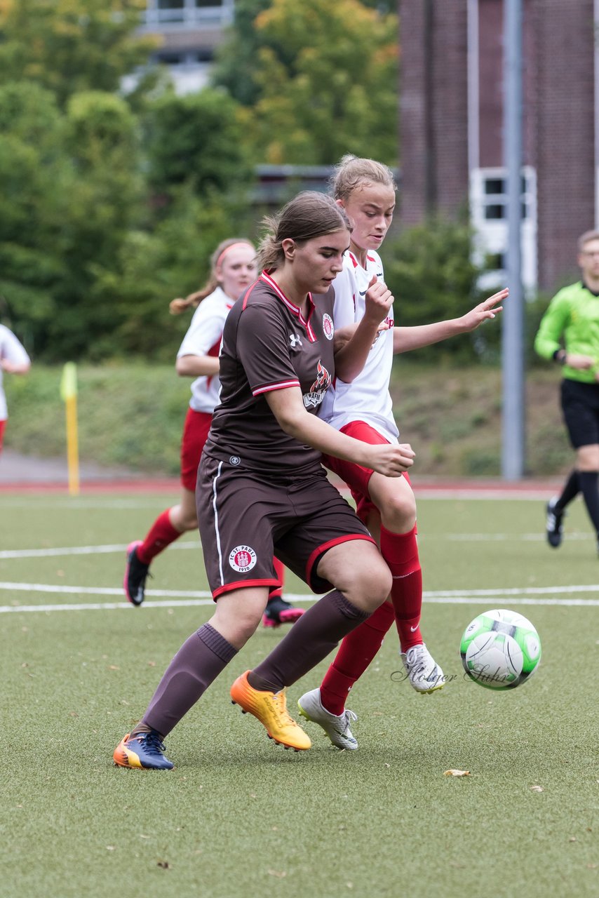 Bild 332 - wBJ Walddoerfer - St. Pauli : Ergebnis: 6:0